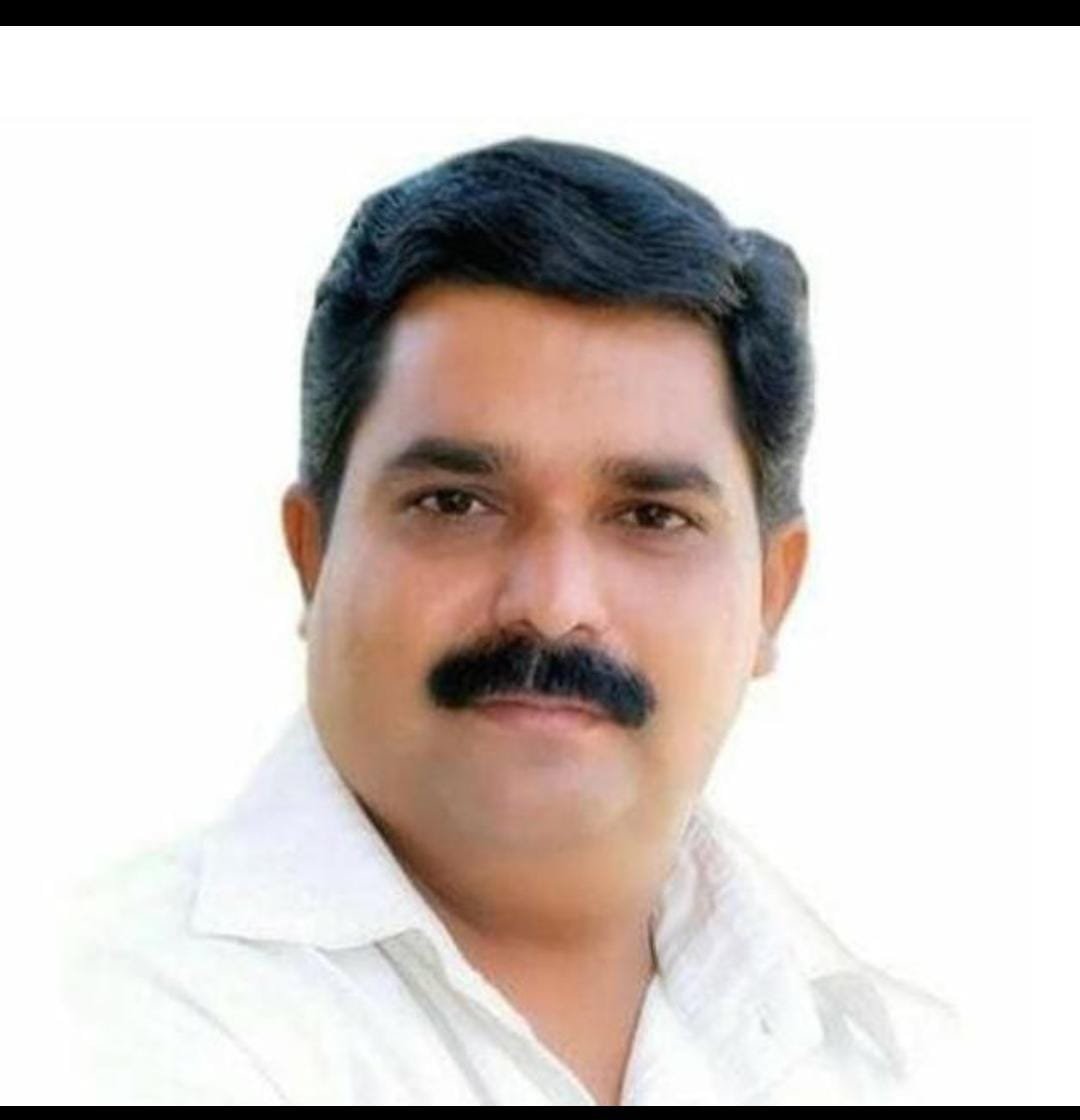 स्कुल व्हॅन कॅनॉलमध्ये कोसळली; 13 जण जखमी