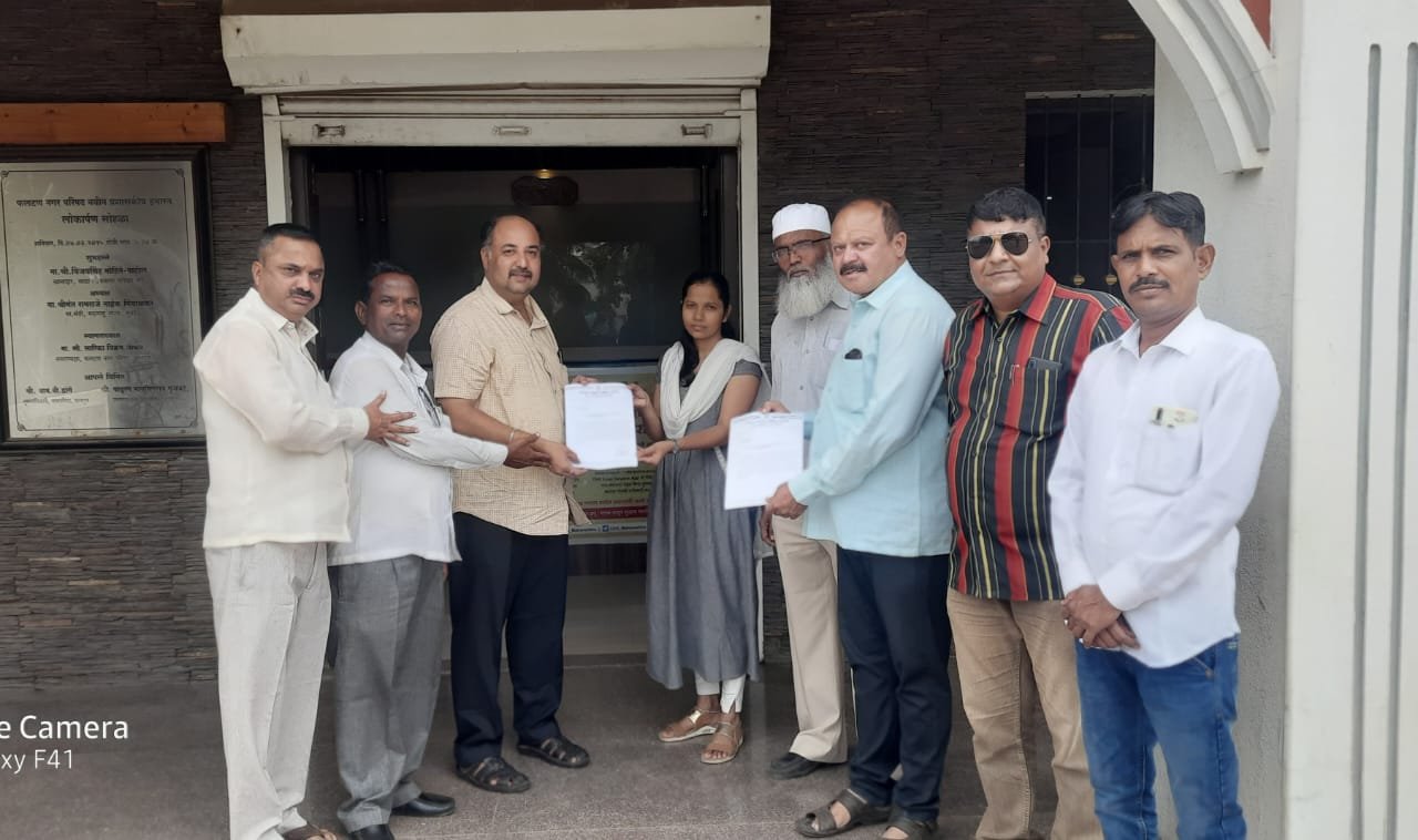 फलटणच्या स्वच्छतेसाठी काँग्रेस आक्रमक 