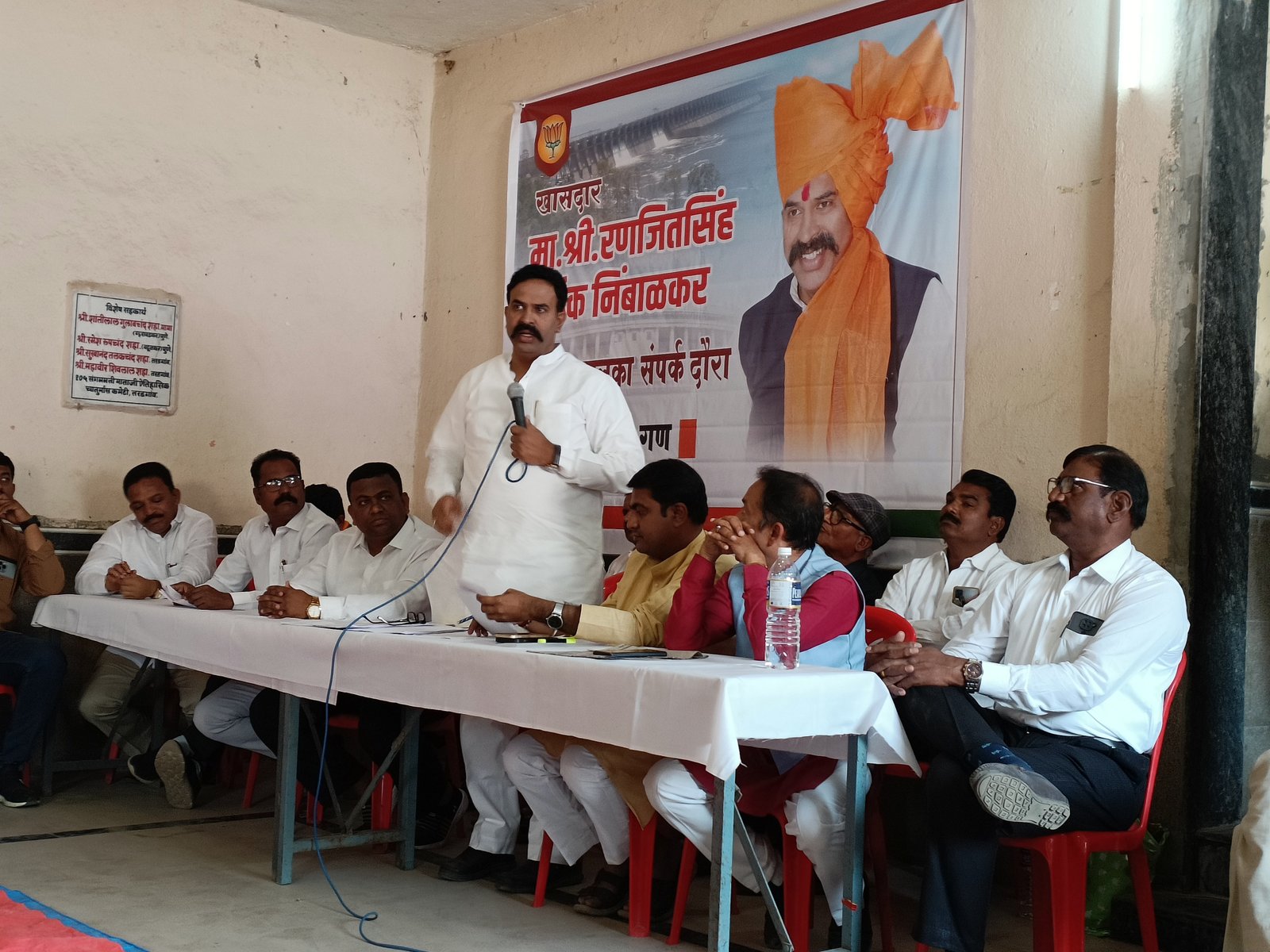 लाचार नेता तालुक्याला मिळाला : खा. रणजितसिंह यांचा घणाघात 