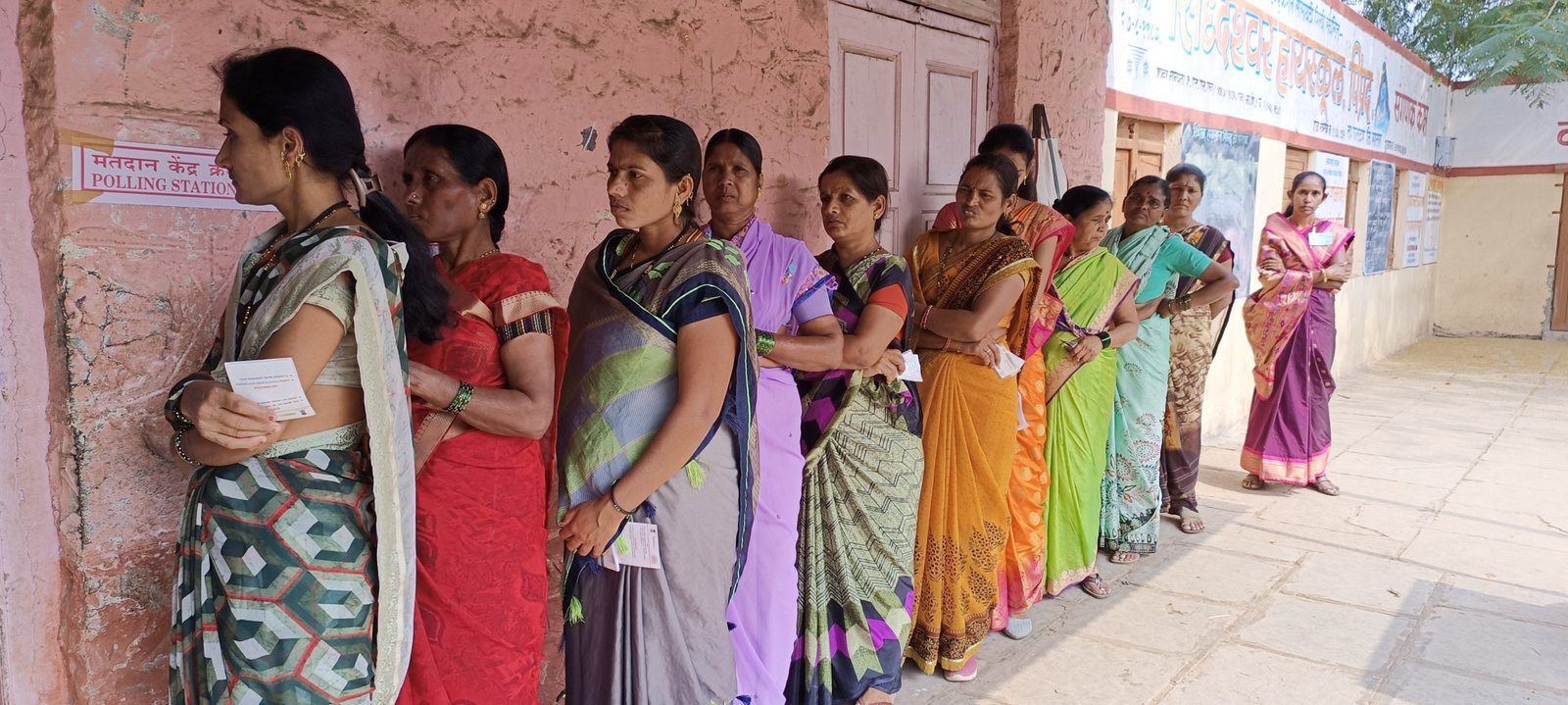 पिंपरद (फलटण ) येथे दुपारी 2 पर्यंत 50 % च्या पुढे मतदान