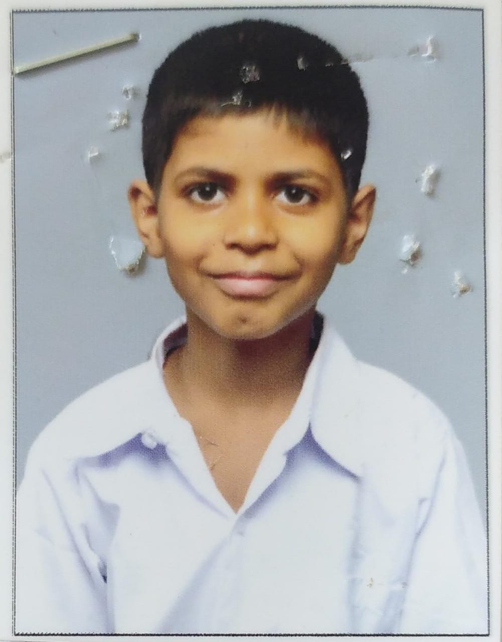 विनापालक अढळलेल्या बालकाच्या नातेवाईकांना संपर्क करण्याचे आवाहन