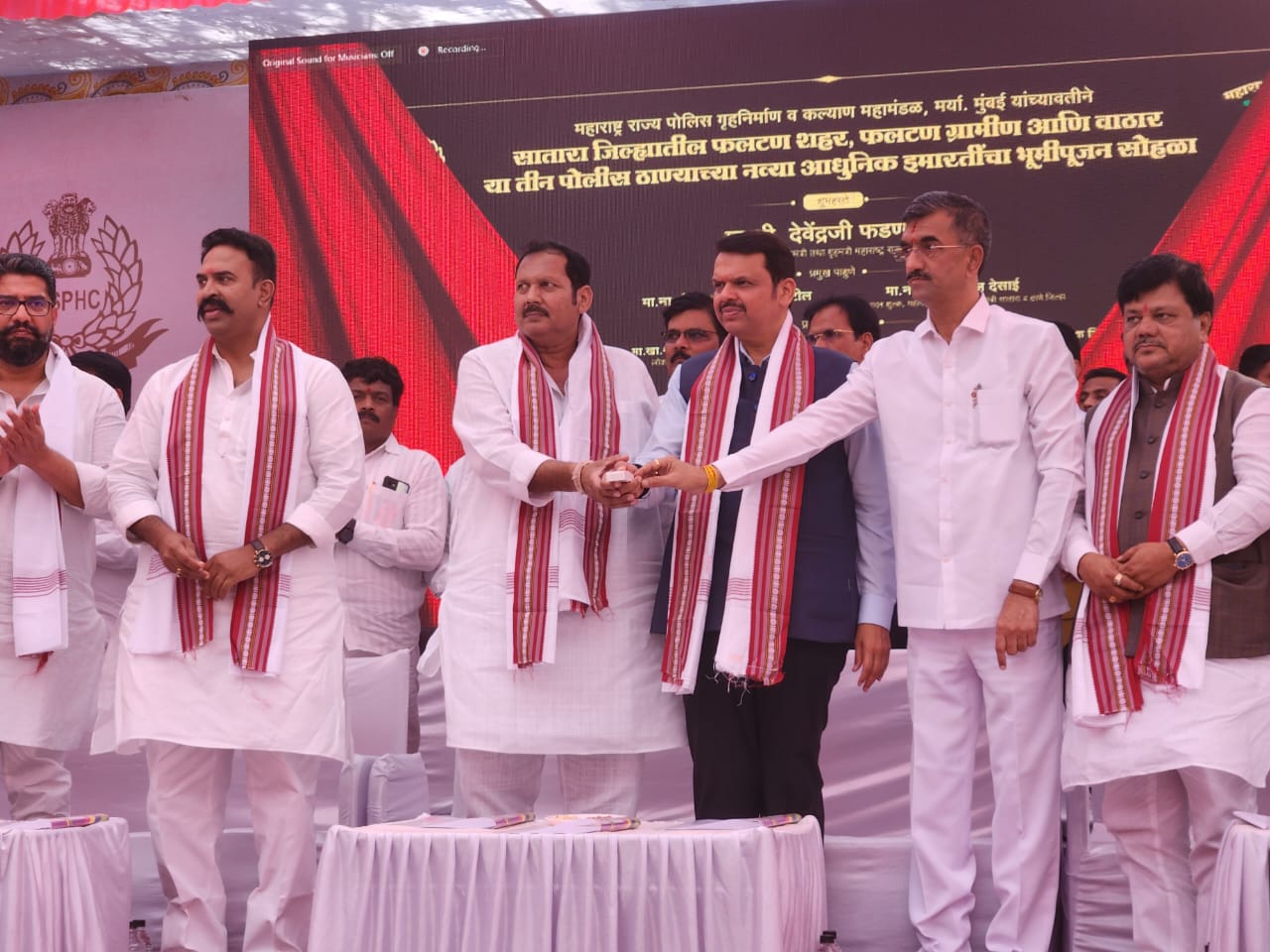 नवीन पोलीस  ठाणे इमारतीमधून तक्रारदाराला मैत्रीची वागणूक मिळेल -उपमुख्यमंत्री देवेंद्र फडणवीस
