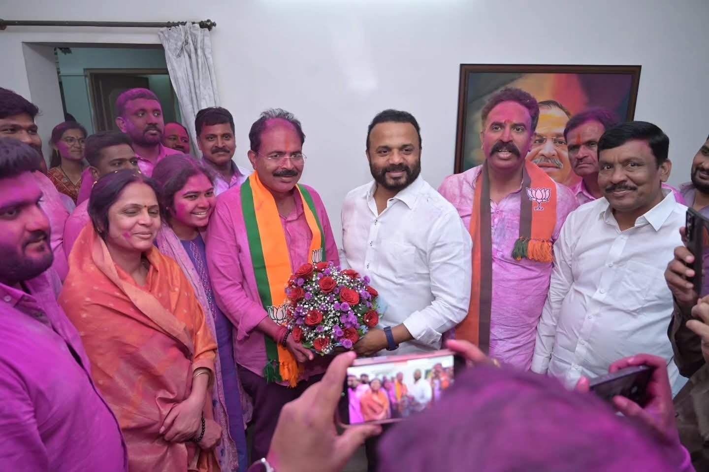 ग्रामविकास मंत्री ना. जयकुमार गोरे यांची फलटणला भेट; नवनिर्वाचित नगराध्यक्ष समशेरसिंह नाईक निंबाळकर यांचा केला सत्कार