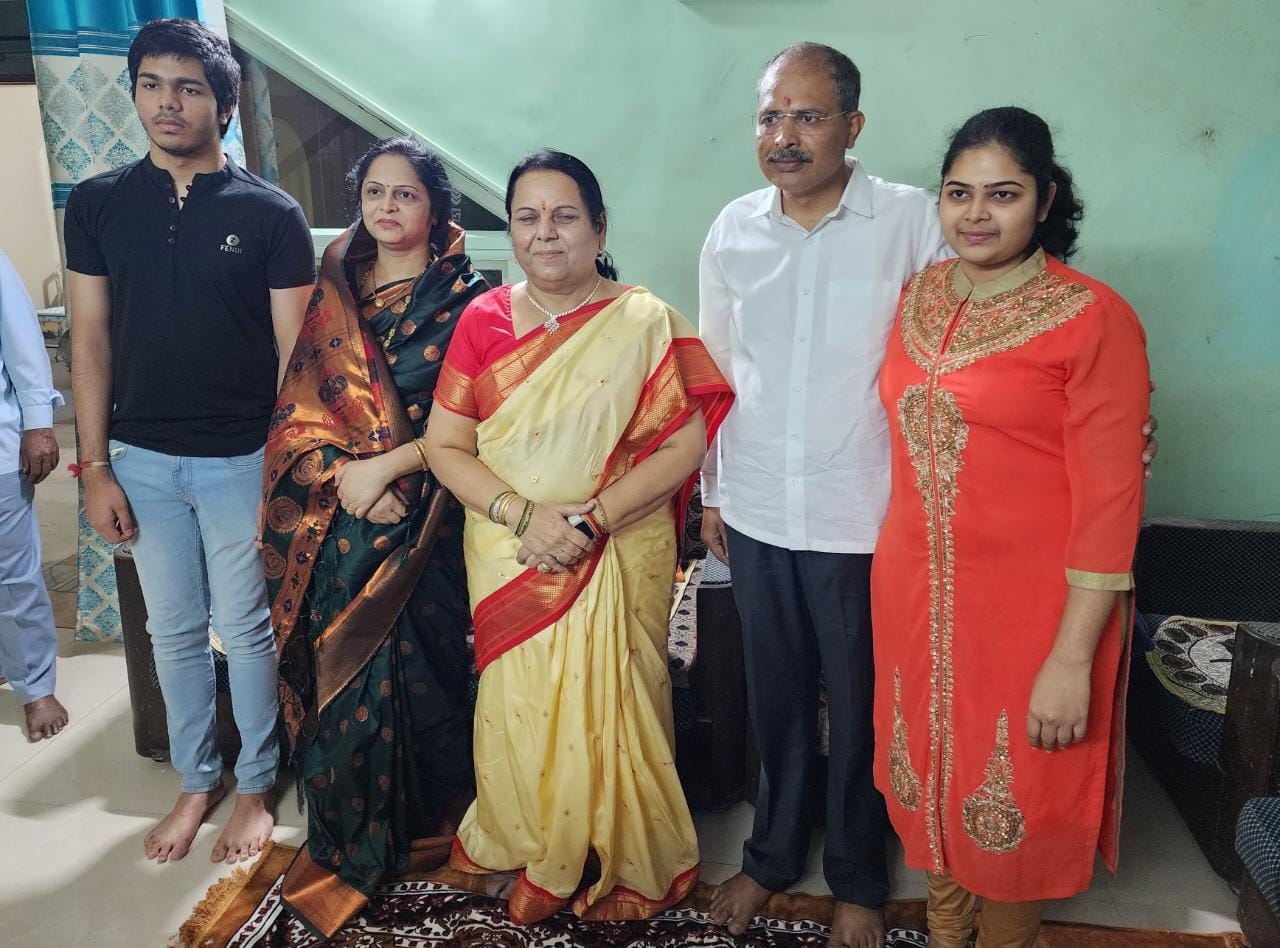 स. गा. म. महाविद्यालयामध्ये मतदार नावनोंदणी बोर्डाचे अनावरण