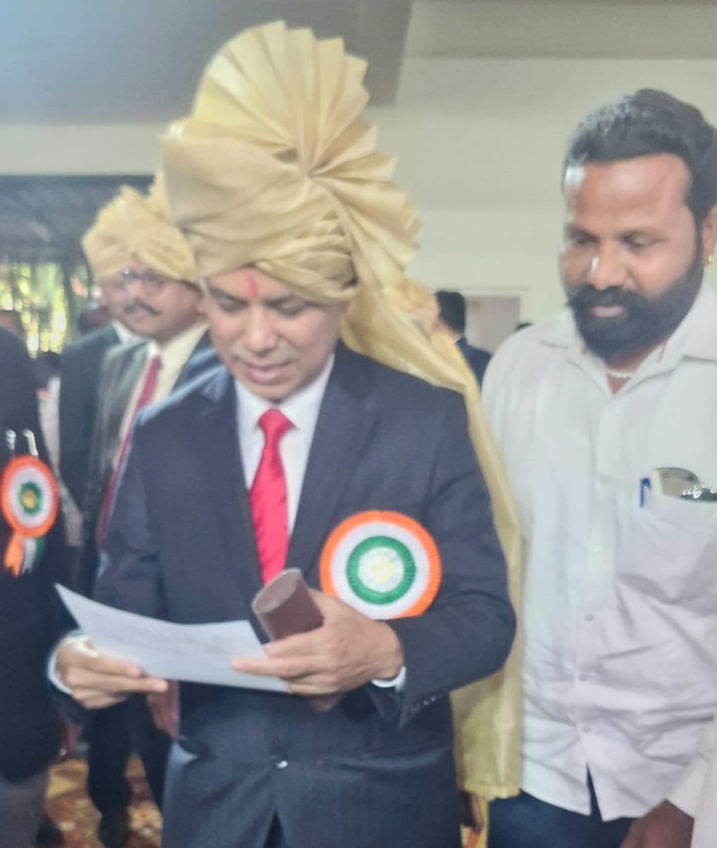 फलटण न्यायालय परिसरात संविधान उद्देशिकेचा शिलालेख बसविण्याची मागणी