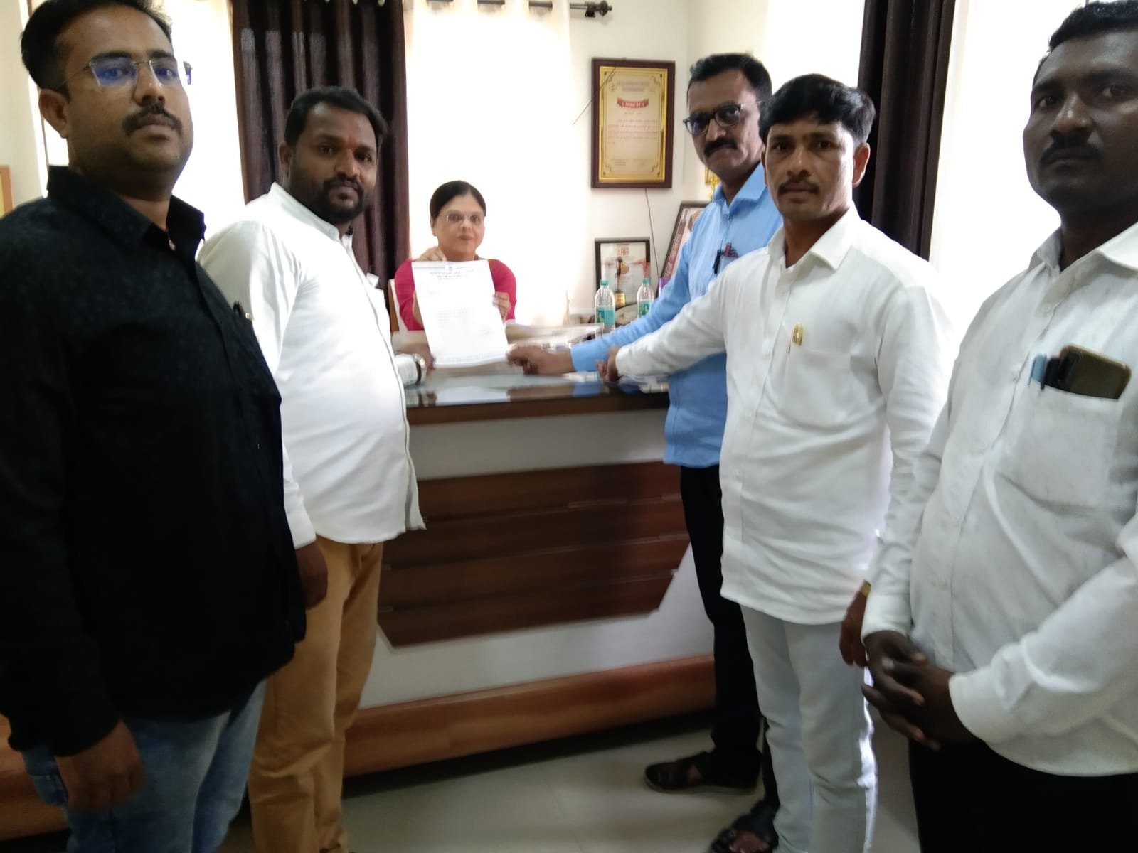 लंपी रोगावरील लसीकरण मोफत व्हावेत : फलटण तालुका राष्ट्रीय काँग्रेस पक्षाची मागणी 