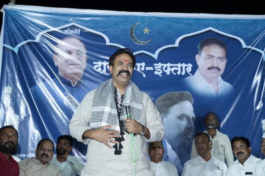 स्वाभिमानी शेतकरी संघटनेचे साताऱ्यात रास्ता रोको आंदोलन