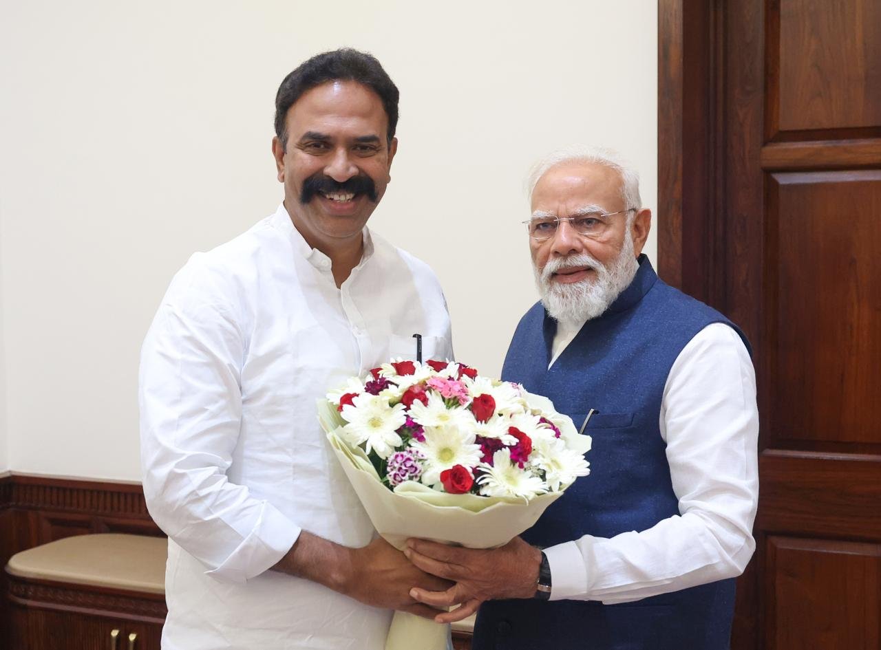 पंतप्रधान मोदींची माजी खासदार रणजीतसिंह नाईक निंबाळकर यांनी घेतली भेट; माढा मतदारसंघातील विकास कामांना गती मिळणार 