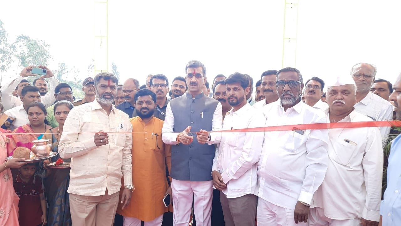 कृषि क्षेत्रातील नवनवीन तंत्रज्ञान शेतकऱ्यांपर्यंत पोहोचविण्यासाठी काम करु या ; पालकमंत्री शंभूराज देसाई