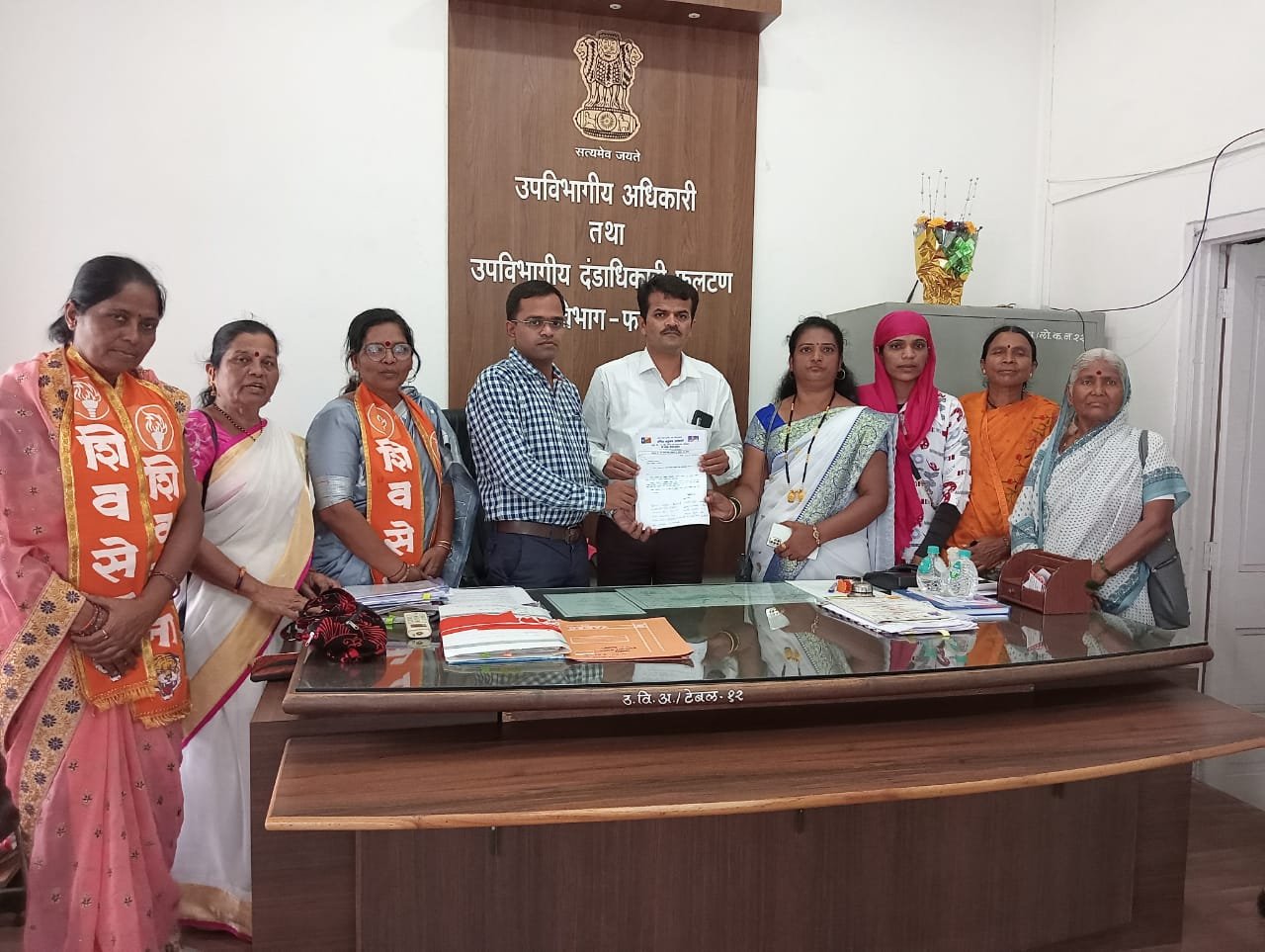 महिलांवरील अत्याचाराबाबत वंचित व शिवसेनेचे फलटण येथे आंदोलन