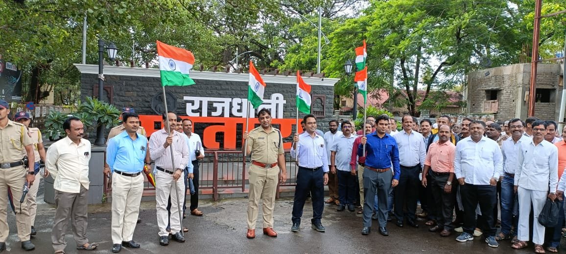 बेकरीला लागलेल्या आगीत सुमारे 8 लाखांचे नुकसान