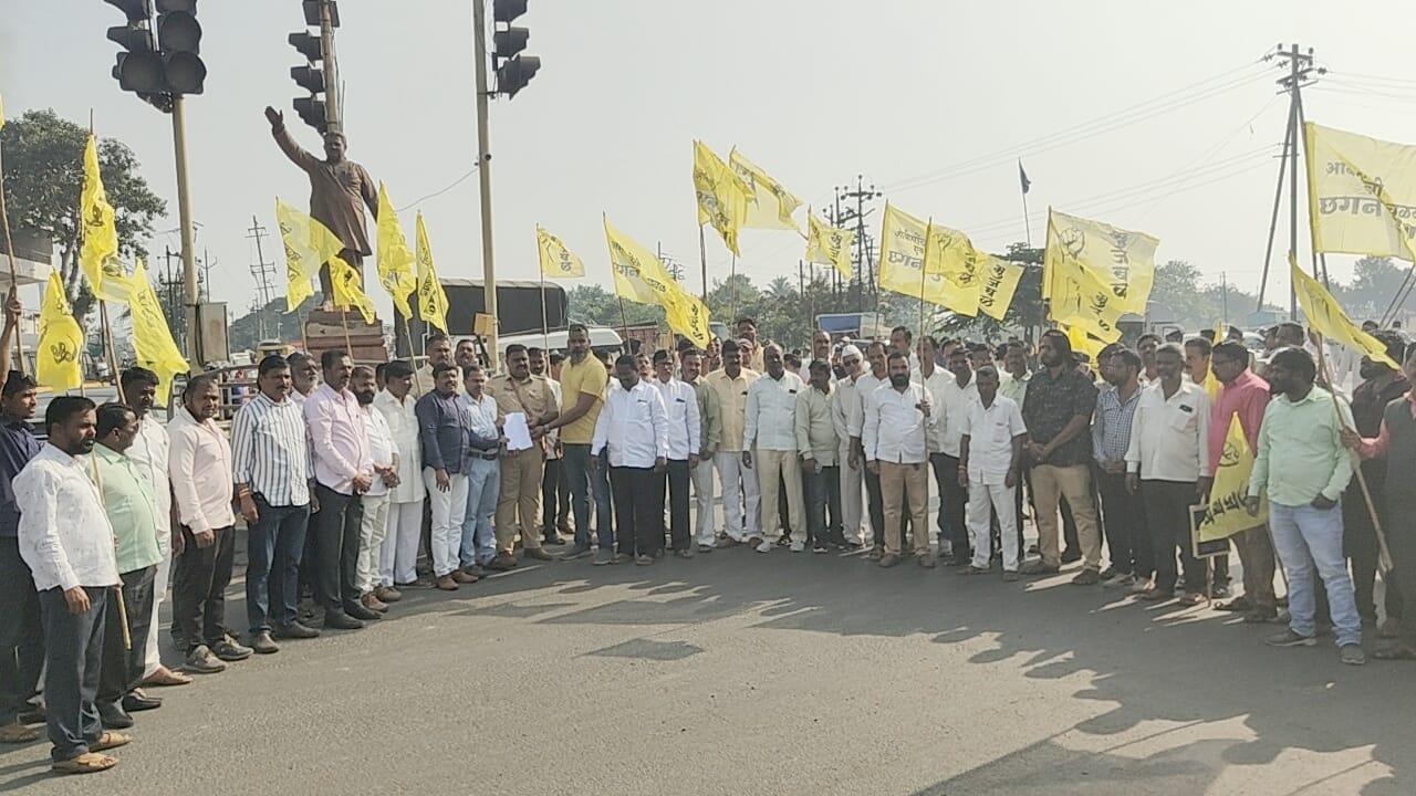 दरे येथे डोंगराला वणवा; घर व गंजी जळून खाक 