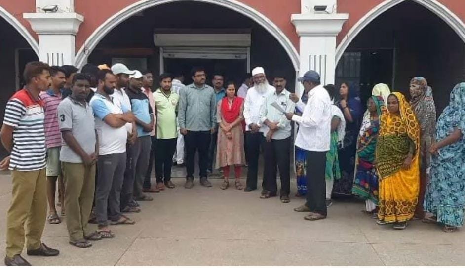 सफाई व मेहतर कामगार दि. ९ ऑगस्ट क्रांतीदिनी आपल्या विविध प्रलंबीत मागण्यांसाठी एक दिवसाच्या लाक्षणिक संपावर