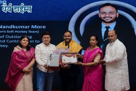 भारतीय सॉफ्ट हॉकी संघाच्या ऐतिहासिक विजयाचे शिल्पकार लखन मोरे यांचा के. बी. उद्योग समूहाकडून गौरव