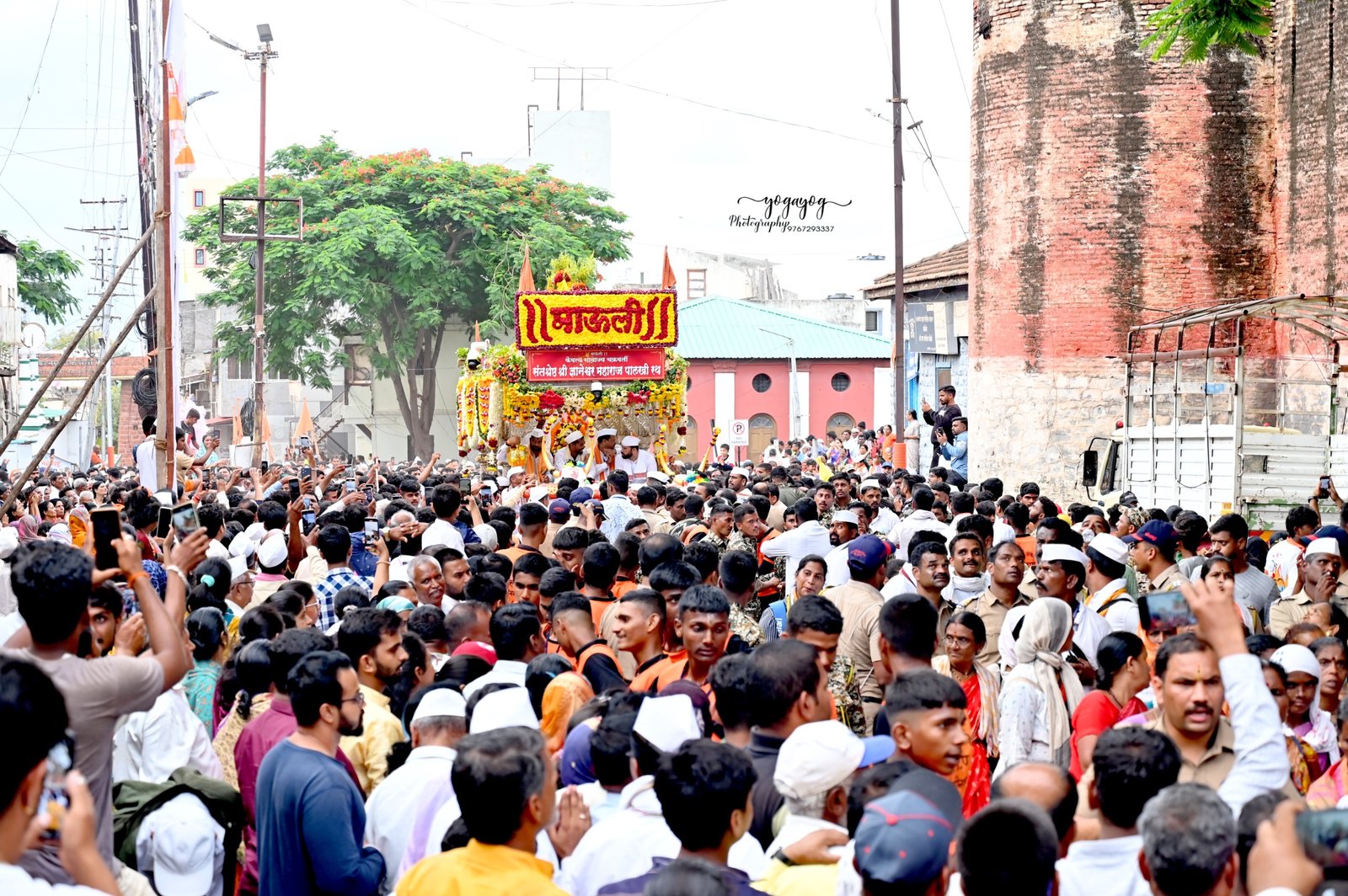 वैष्णवांचा मेळा ऐतिहासिक फलटण नगरीत विसावला 