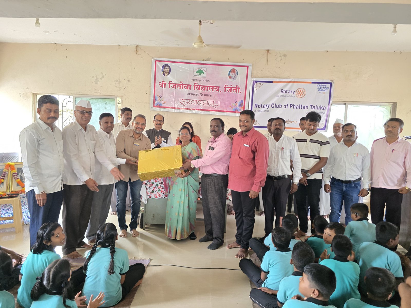 विद्यार्थ्यांच्या सर्वांगीण विकासासाठी रोटरी क्लबचा पुढाकार; श्री जितोबा विद्यालयास संगणक संच भेट