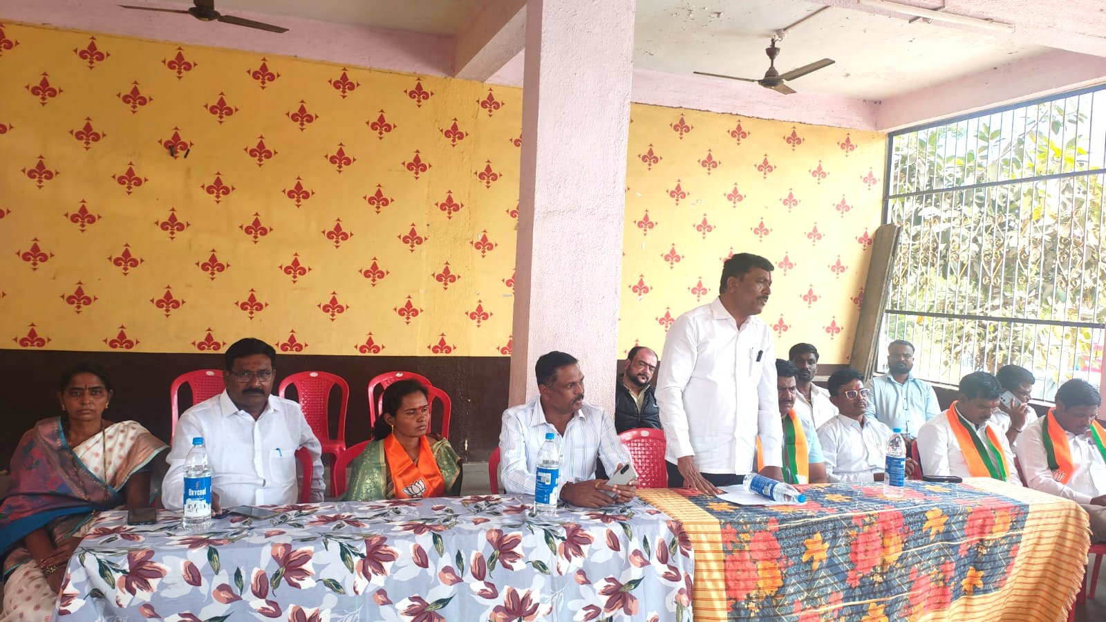 हाकेच्या अंतरावर एमआयडिसी होणार असून रोजगाराचा अन पाण्याचा प्रश्न माजी खासदार रणजितसिंह नाईक निंबाळकर यांच्या माध्यमातून सुटला आहे - आमदार सचिन पाटील 