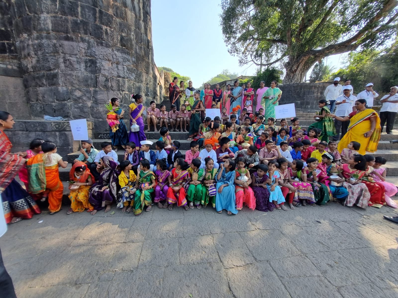 चला जणुया नदीला अंतर्गत कृष्णा नदी संवाद यात्रा मेणवली व वाईमध्ये