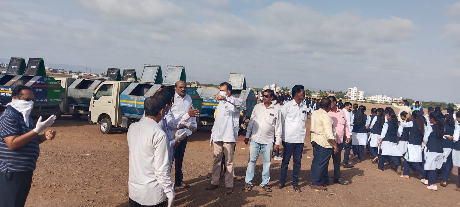 श्रीमंत संजीवराजे यांच्या मार्गदर्शनाखाली पालखी तळाची स्वच्छता 