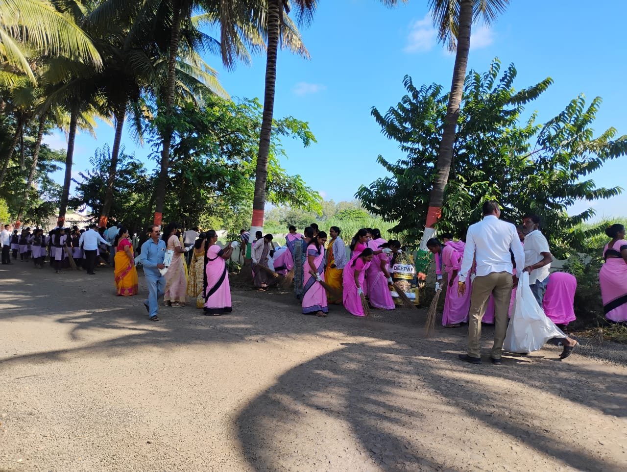 विडणीमध्ये स्वच्छता अभियानास उत्स्फूर्त प्रतिसाद 