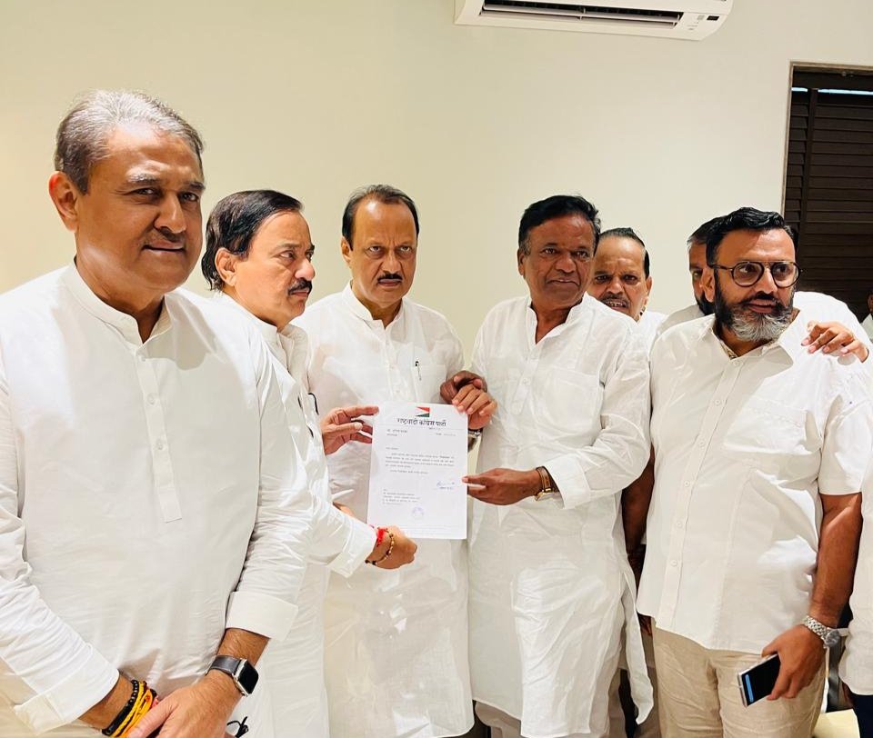 बाळासाहेब सोळसकर यांची राष्ट्रवादी काँग्रेस पार्टी सातारा जिल्हाध्यक्षपदी निवड - धैर्य टाईम्सचे भाकीत तंतोतंत खरे 