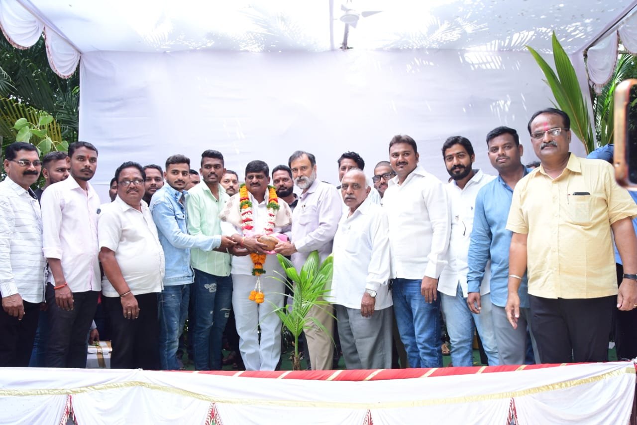 काळभैरव मंदिर जीर्णोद्धारासाठी शिंदे कुटुंबीयांचा 51 हजाराचा धनादेश 