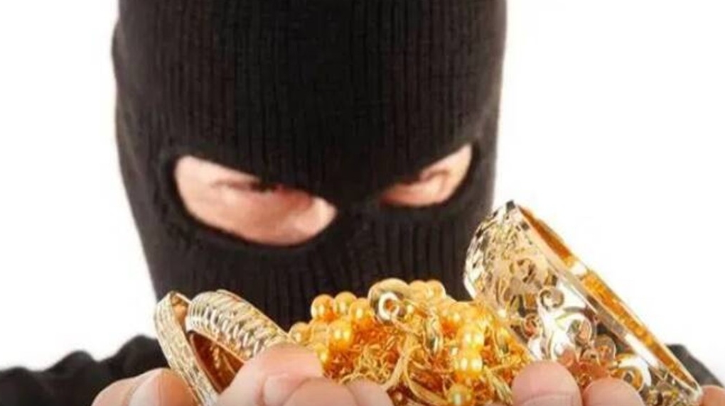 42 तोळे सोन्यावर चोरांचा डल्ला : जिंती येथील घटना