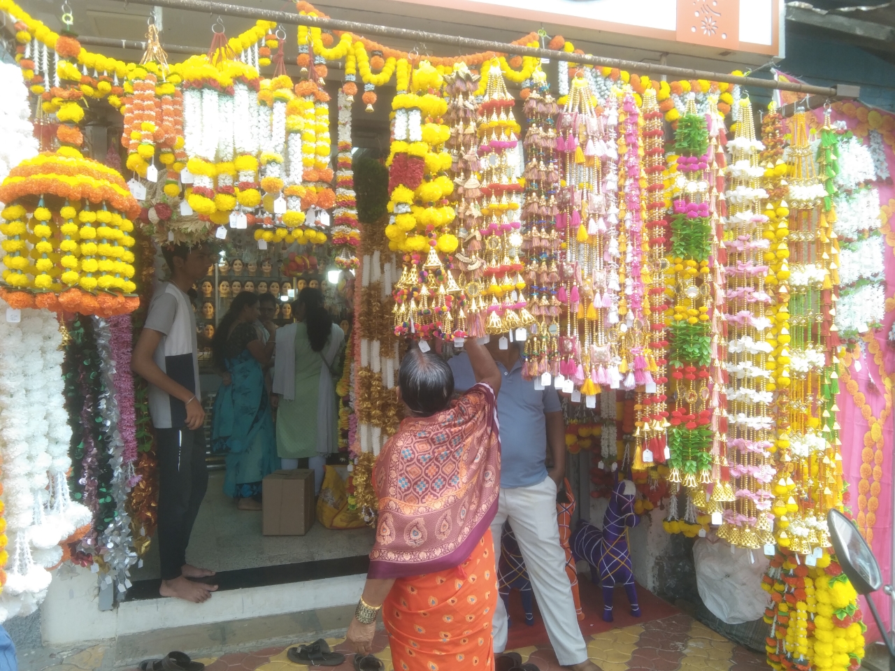 डॉ. बाबासाहेब आंबेडकर सर्वांना हक्क मिळवून देणारे ‘घटनापती’