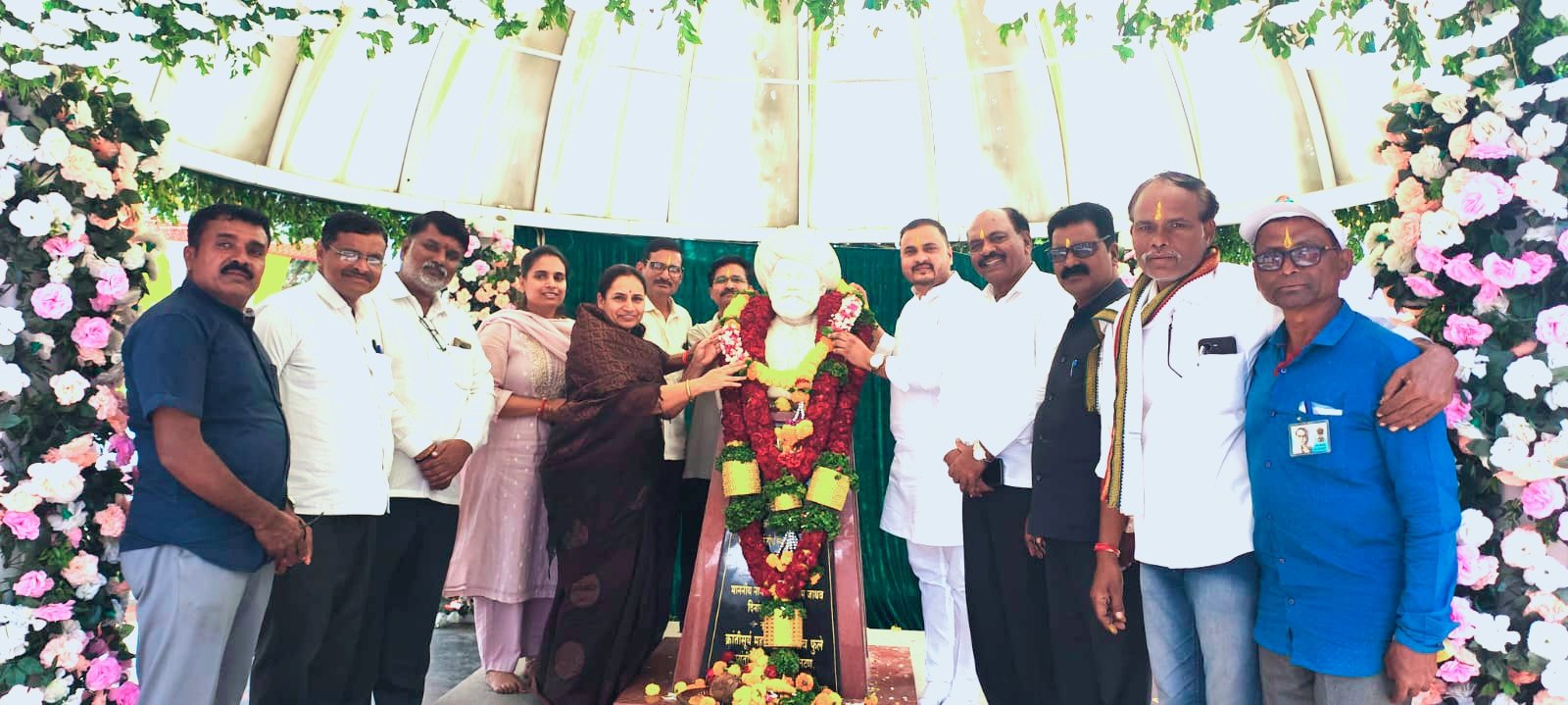 महात्मा जोतिबा फुले यांच्यामुळे  बहुजनांची मुले उच्च पदस्थ झाली - लोकनियुक्त सरपंच सागर अभंग