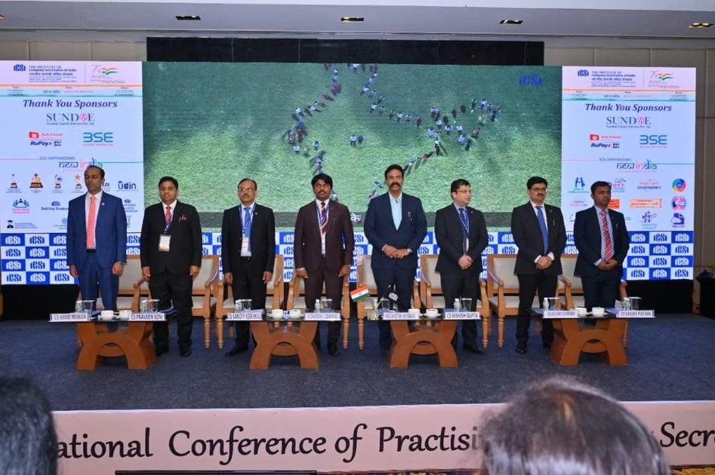 पती-पत्नीस मारहाण