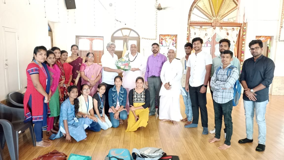 छत्रपती शिवाजी कॉलेजच्या मराठी विभागाची सातारच्या महानुभाव मठास अभ्यासभेट