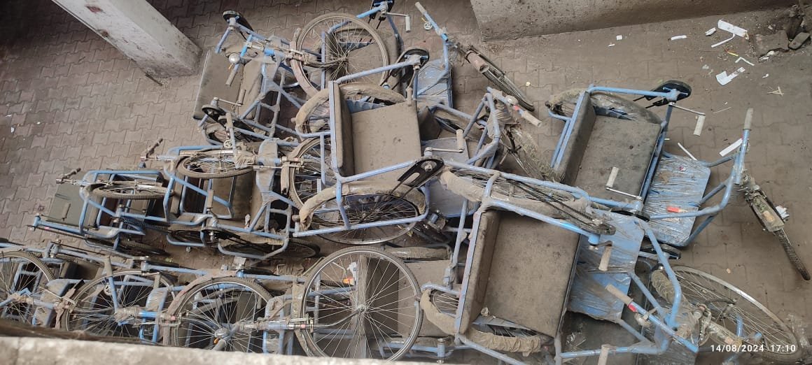 अपंगांच्या सायकल धुळखात : फलटण पंचायत समितीतील  भोंगळ कारभार चव्हाट्यावर 