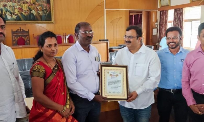 भरत बोडरे आदर्श कृषी अधिकारी पुरस्काराने सन्मानित 