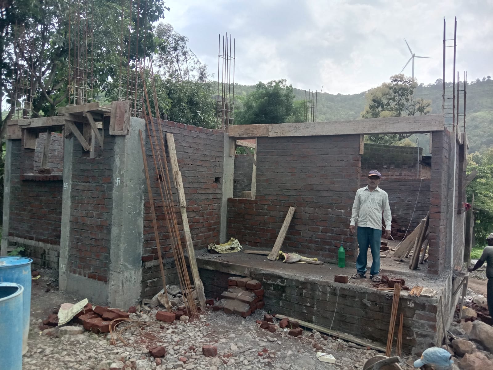 सालपे घाटात मालासह ट्रक पळवून नेणारी टोळी जेरबंद 